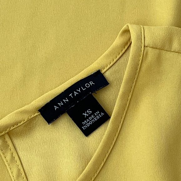 ANN TAYLOR | Yellow Top - Picture 3 of 3